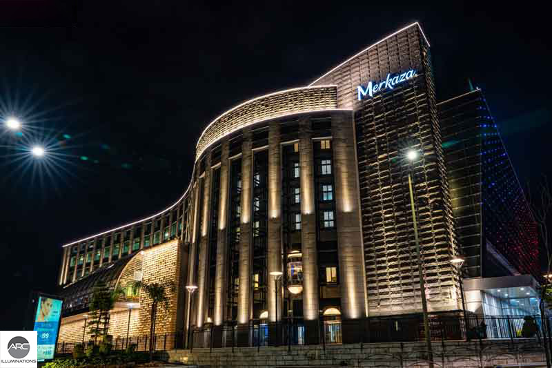 Uplight lighting for the building with a combination of LED pixel lighting
