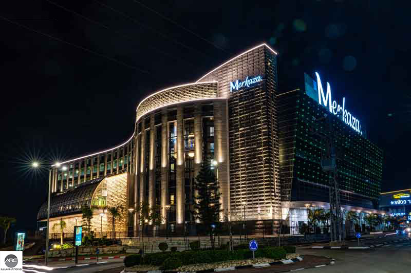 Uplight lighting for the building with a combination of LED pixel lighting